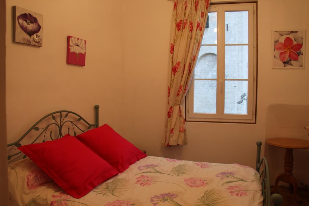 La Bonne Famille Otel Jumièges Dış mekan fotoğraf